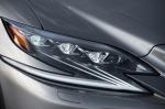 Lexus LS500h AWD 2018 года (UK)